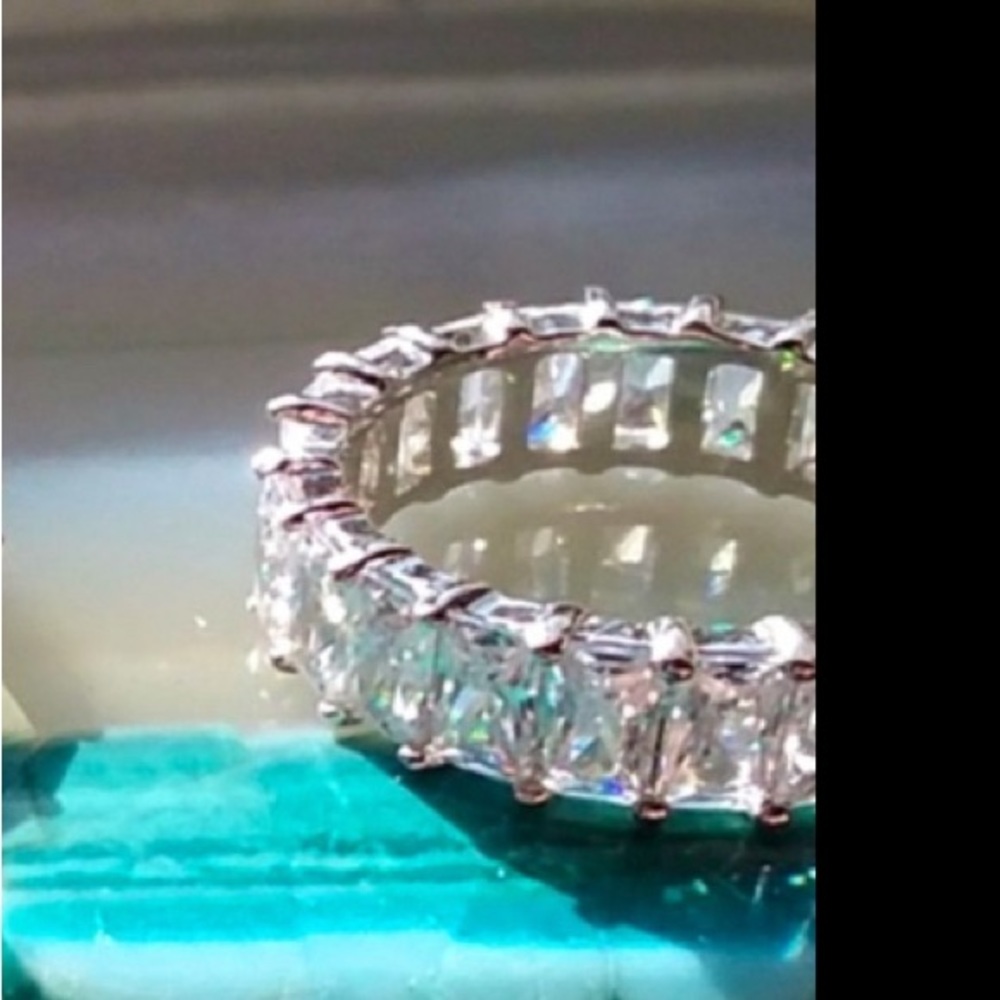 ✨SALE Superior cut, beautiful 3 different Swarovski Crystal rings So much shine! - Picture 2 of 5